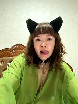 Snapshot of Xinlan-Asia chatting on 10-21-25, 11:33 Xinlan-Asia online show from 10-21-25, 11:33