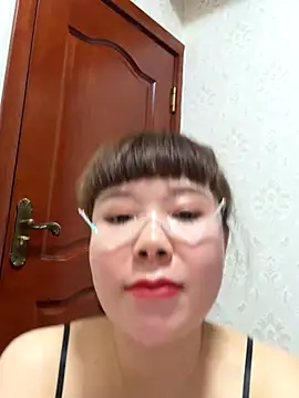 Snapshot of Xinlan-Asia chatting on 10-28-25, 10:41 Xinlan-Asia online show from 10-28-25, 10:41