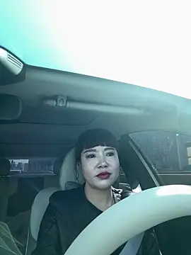 Snapshot of Xinlan-Asia chatting on 12-15-25, 04:50 Xinlan-Asia online show from 12-15-25, 04:50