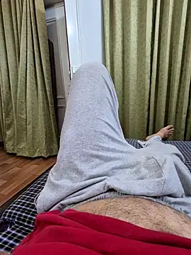 Snapshot of kkkk1882 chatting on 10-18-25, 06:05 kkkk1882 online show from 10-18-25, 06:05