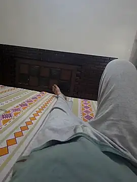 Snapshot of kkkk1882 chatting on 11-11-25, 06:13 kkkk1882 online show from 11-11-25, 06:13