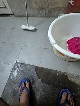 Snapshot of kkkk1882 chatting on 12-23-25, 06:44 kkkk1882 online show from 12-23-25, 06:44