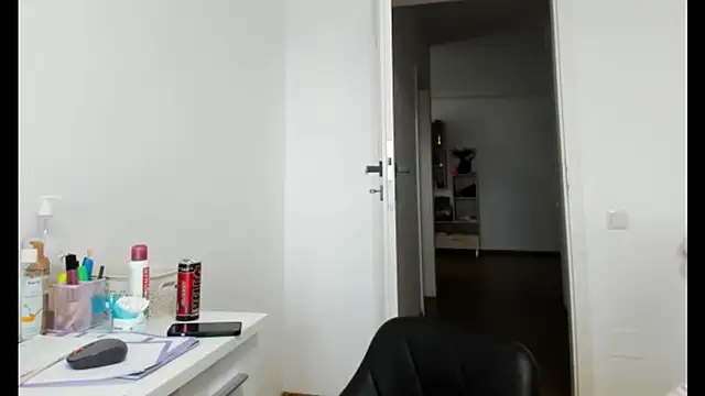 crystalxx18 online show from 09-25-25, 07:56