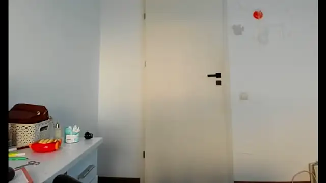 crystalxx18 online show from 10-24-25, 06:43