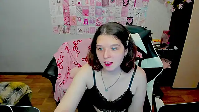 Snapshot of Acid_Kate chatting on 09-27-25, 02:49 Acid Kate online show from 09-27-25, 02:49