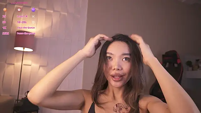 Snapshot of Rem_Esme chatting on 12-20-25, 03:35 Rem Esme online show from 12-20-25, 03:35