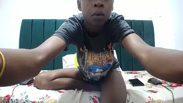 SweetSlenderChoc online show from 01-12-26, 08:52