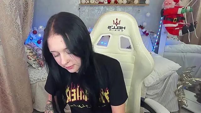 ScarletttMoon online show from 12-19-25, 08:05