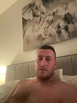 Snapshot of Londonlad818 chatting on 02-18-26, 07:21 Londonlad818 online show from 02-18-26, 07:21