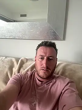 Snapshot of Londonlad818 chatting on 03-10-26, 02:44 Londonlad818 online show from 03-10-26, 02:44