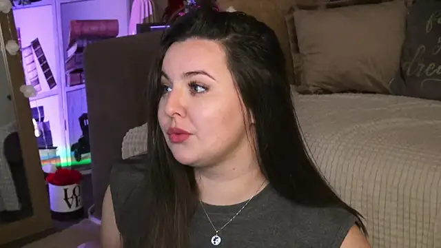 Mia Swano online show from 04-19-26, 09:39