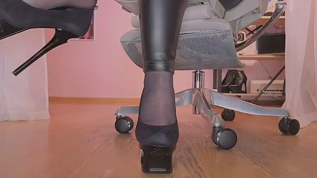 Jolie Orchid online show from 02-18-26, 12:23