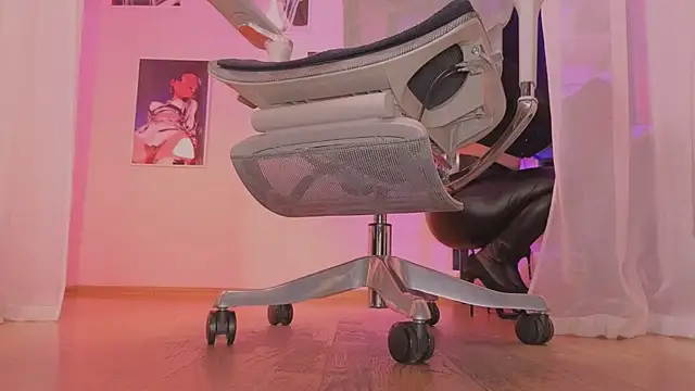 Jolie Orchid online show from 04-21-26, 05:14