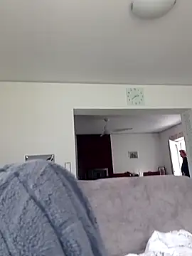 Snapshot of Oldmenhot66 chatting on 09-17-25, 12:40 Oldmenhot66 online show from 09-17-25, 12:40