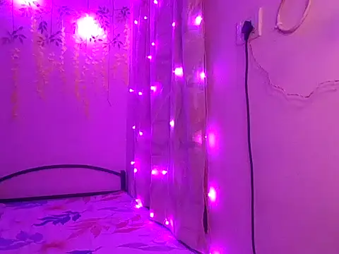 Snapshot of Tiedtogether69 chatting on 11-01-25, 02:08 Tiedtogether69 online show from 11-01-25, 02:08