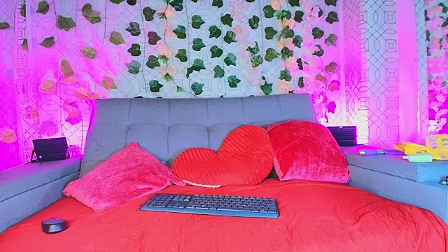 collet 1 online show from 09-15-25, 12:05