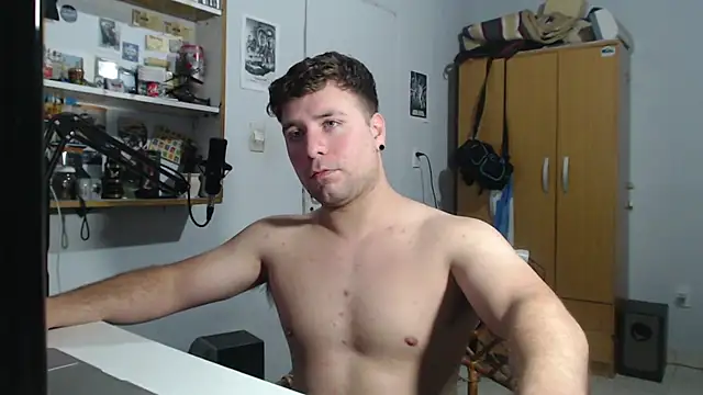 Snapshot of ferrari1996 chatting on 11-11-25, 05:40 ferrari1996 online show from 11-11-25, 05:40