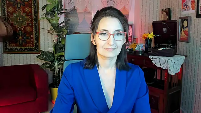 Snapshot of UnaTerra chatting on 09-15-25, 09:31 UnaTerra online show from 09-15-25, 09:31