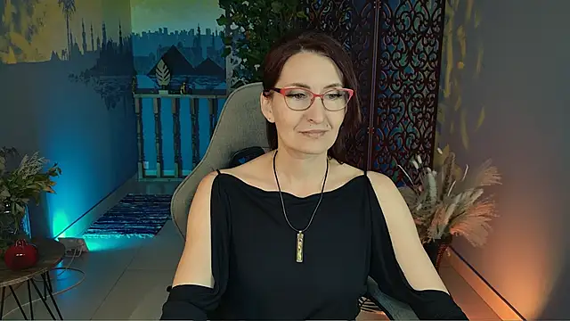Snapshot of UnaTerra chatting on 09-22-25, 09:44 UnaTerra online show from 09-22-25, 09:44