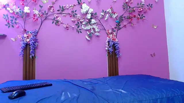 skinnysofia18 online show from 02-27-26, 01:22