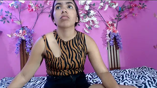Snapshot of skinnysofia18 chatting on 06-03-26, 02:08 skinnysofia18 online show from 06-03-26, 02:08
