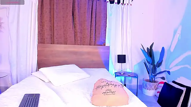 ViolettGomez 93 online show from 04-19-26, 05:07