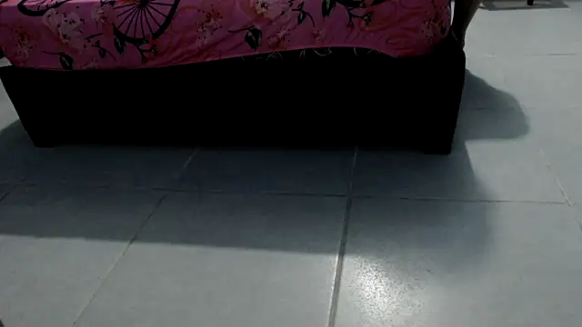 Snapshot of Luisa_Paul chatting on 11-30-25, 01:09 Luisa Paul online show from 11-30-25, 01:09