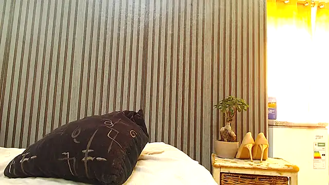 ROYALASS25 online show from 03-29-26, 07:41