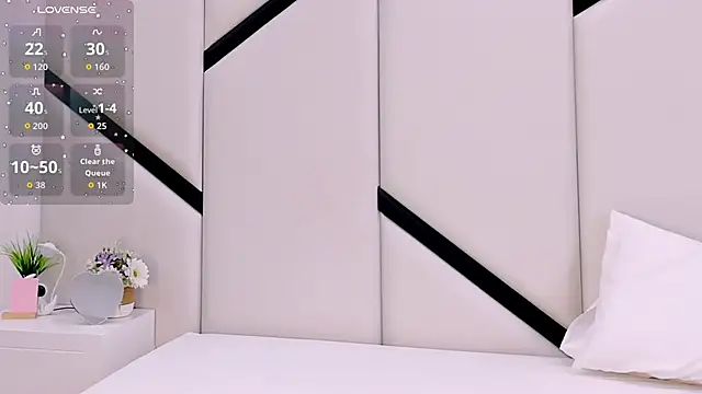 XimenaCosta online show from 10-08-25, 11:52