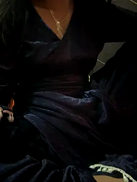 Snapshot of Sexylella143 chatting on 12-15-25, 03:44 Sexylella143 online show from 12-15-25, 03:44