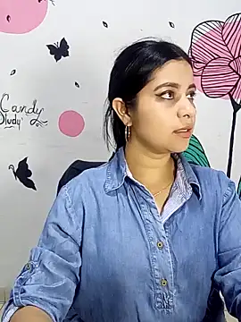 ValerieLove  online show from 10-13-25, 07:47