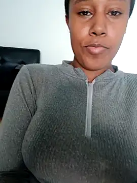 Snapshot of MoniqueMulberry chatting on 09-27-25, 07:41 MoniqueMulberry online show from 09-27-25, 07:41