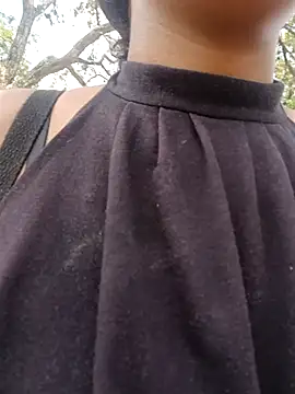 Snapshot of MoniqueMulberry chatting on 10-02-25, 06:15 MoniqueMulberry online show from 10-02-25, 06:15