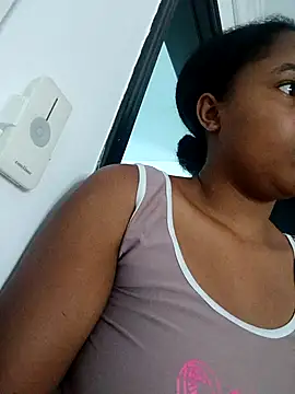 Snapshot of MoniqueMulberry chatting on 10-18-25, 08:42 MoniqueMulberry online show from 10-18-25, 08:42