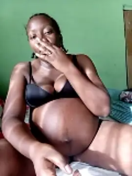 Snapshot of BeautyQueenX22 chatting on 01-09-26, 02:53 BeautyQueenX22 online show from 01-09-26, 02:53
