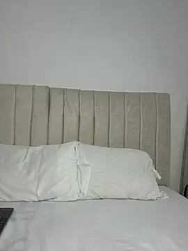 Paulaboterom online show from 06-22-26, 04:04