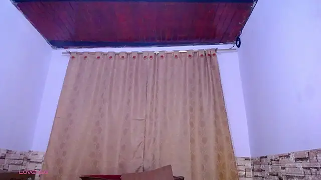 Snapshot of DaraKat18 chatting on 11-12-25, 10:09 DaraKat18 online show from 11-12-25, 10:09