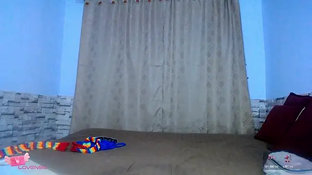 Snapshot of DaraKat18 chatting on 11-15-25, 11:10 DaraKat18 online show from 11-15-25, 11:10