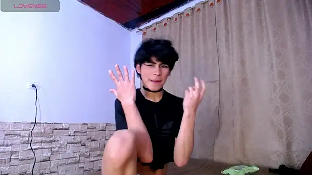 Snapshot of DaraKat18 chatting on 11-24-25, 10:20 DaraKat18 online show from 11-24-25, 10:20