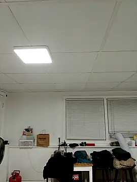 Snapshot of tripping385 chatting on 09-11-25, 12:00 tripping385 online show from 09-11-25, 12:00