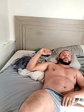 Snapshot of tripping385 chatting on 09-26-25, 08:02 tripping385 online show from 09-26-25, 08:02