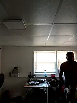 Snapshot of tripping385 chatting on 10-01-25, 04:13 tripping385 online show from 10-01-25, 04:13