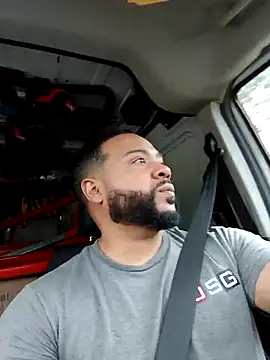 Snapshot of tripping385 chatting on 10-14-25, 09:37 tripping385 online show from 10-14-25, 09:37