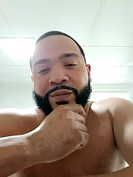 Snapshot of tripping385 chatting on 11-01-25, 08:33 tripping385 online show from 11-01-25, 08:33