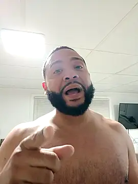 Snapshot of tripping385 chatting on 11-11-25, 12:54 tripping385 online show from 11-11-25, 12:54