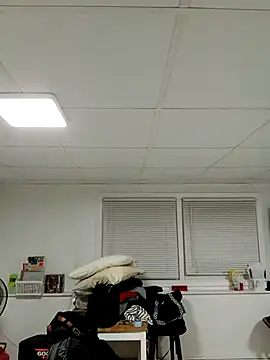 Snapshot of tripping385 chatting on 11-22-25, 03:49 tripping385 online show from 11-22-25, 03:49