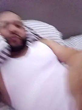 Snapshot of tripping385 chatting on 11-23-25, 10:59 tripping385 online show from 11-23-25, 10:59