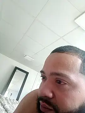 Snapshot of tripping385 chatting on 11-27-25, 01:46 tripping385 online show from 11-27-25, 01:46