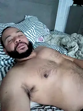 Snapshot of tripping385 chatting on 12-17-25, 03:34 tripping385 online show from 12-17-25, 03:34