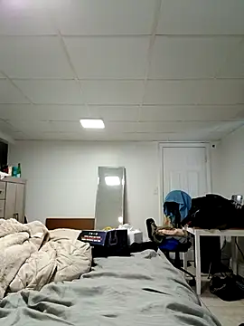 Snapshot of tripping385 chatting on 02-08-26, 03:59 tripping385 online show from 02-08-26, 03:59